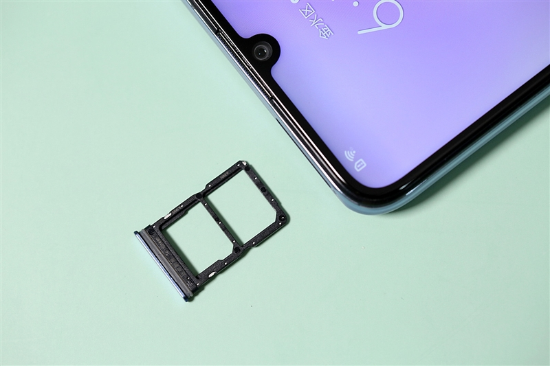 高通首次演示 iSIM 技術(shù)，如果演示成功將不再使用 SIM 卡？