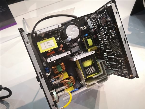 臺(tái)北電腦展2018：酷冷至尊全新電源雙線(xiàn)齊發(fā)