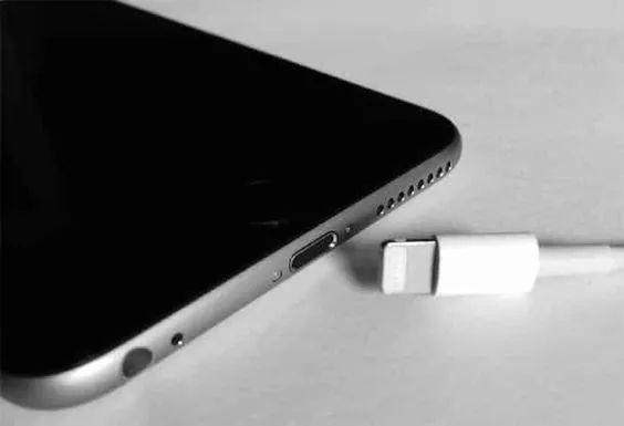 手機電量忽然掉很快？知道原因前你需要這樣做